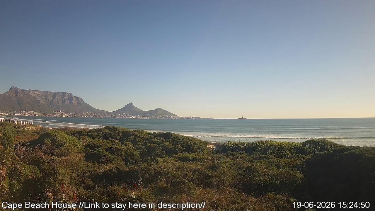 Live webcam view of Table Mountain & Table Bay Panorama