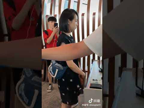 Victoria song in airport