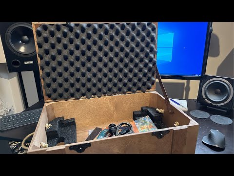 Unboxing Tegeler Crème and SIMGOT EM6L IEMs.