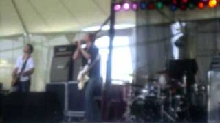 Decemberadio - Love can