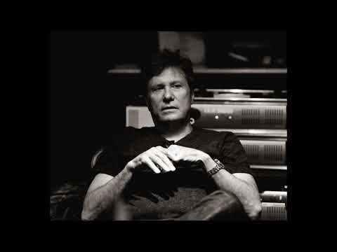 Robert Lamm from Chicago explains playing the Keytar