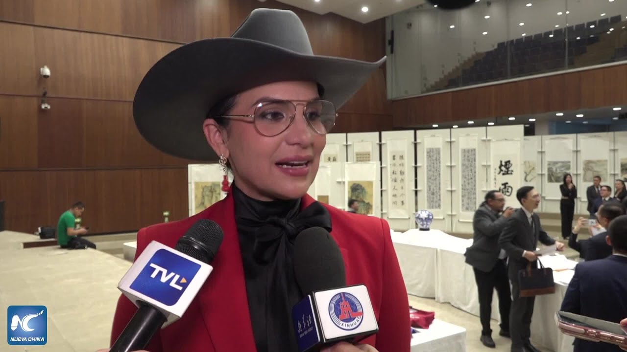 Ecuador y China estrechan vínculos mediante exposición de cultura china en la Asamblea Nacional