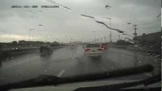 preview picture of video '大雨遇水灘請小心並遠離兩側車輛'