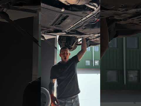 BMW M50D in for some lower arms 😅🦾 #bmw #bmwfan #mechanic #fyp #mechaniclife