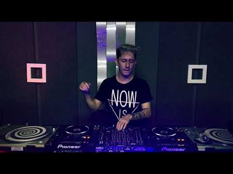 Dennis 97 Playing Tony Metric - A Galera @ Analog Vice Studios