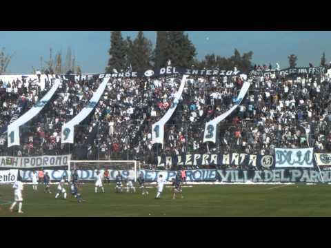 "los caudillos del parque vs talleres de cba. (himno + la banda leprosa ya llego)" Barra: Los Caudillos del Parque • Club: Independiente Rivadavia