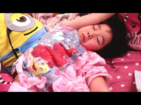 三人揃って初登校の朝三姉妹