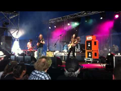 The Greenhornes- Pattern Skies (Melbourne Big Day Out '11)
