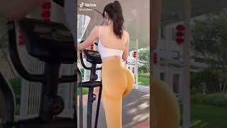 おいらのの目線は尻に釘付け