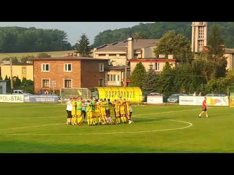 Piłkarze Ruchu Radzionków po wygranym meczu z rezerwą Miedzi Legnicy