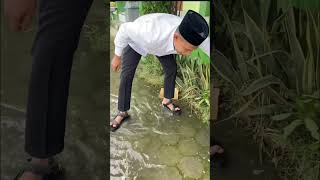 Download lagu Ternyata ini penyebab banjir disekolahan 🗿 #guru #gurumuda #seru #sekolah #banjir mp3
