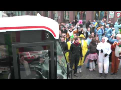 Carnaval Venray 2010 - Bus moet door onze party heen!