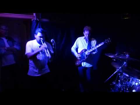 DIE BATTERIE @Café à GoGo - J E F F