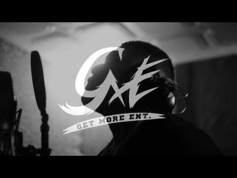 2Nyce aka Moneynyce in studio.