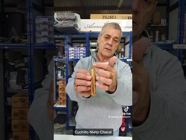 Vídeo relacionado con GVDV 14 Piezas Juego de Cuchillos de Caza, Cuchillo Desollador con Gancho para el Intestino, Cuchillo de Capa, Hacha, Sierra para Madera/hueso y Más