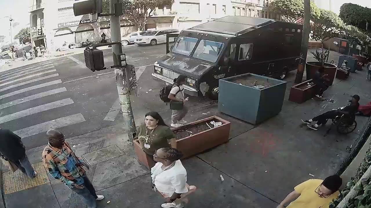 Live webcam view of Skid Row Street Cam, Lifeway Church