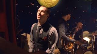 Coldplay – Christmas Lights (Official Video)