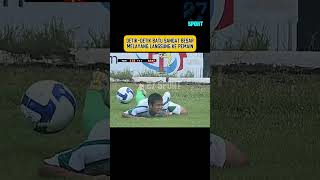 Download lagu The moment a very large rock flew straight towards the #liga1indonesia players mp3