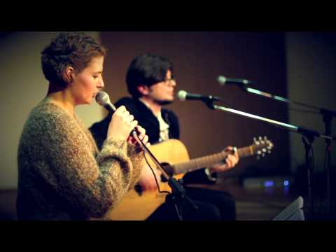 Domantas Razauskas ir Eglė Sirvydytė - Tarp Juodų ir Baltų Debesų