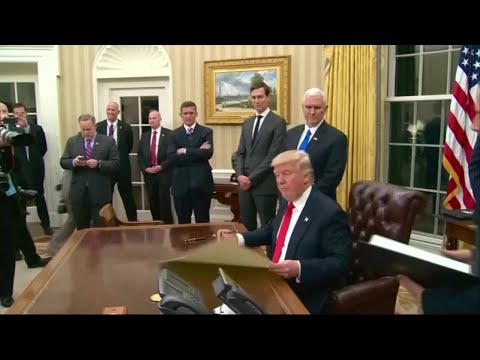 Snökaoset fortsätter ställa till trafikproblem - Nyheterna (TV4)