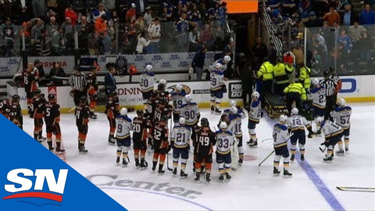 Vidéo: Après avoir perdu connaissance sur le banc, Jay Bouwmeester est dans un état STABLE...