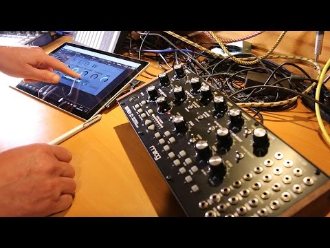 SLOW in Reaktor on a Surface Pro 4 with Moog Mother-32