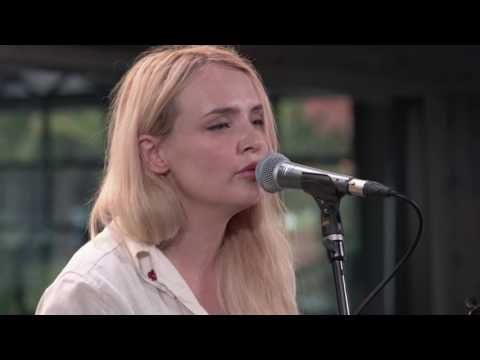 Robyn Hitchcock and Emma Swift - Love Is A Drag (Live on KEXP)