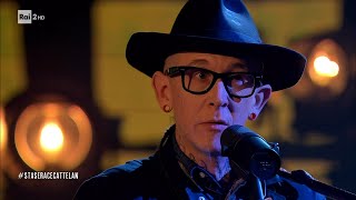 Micah P. Hinson canta "Ignore the Days" - Stasera c'è Cattelan su Raidue 02/03/2023