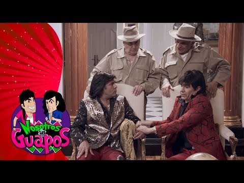 Nosotros los guapos: Vitor y Albertano, ¿son novios? | C13 - Temporada 4 | Distrito Comedia