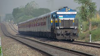 preview picture of video 'LHF EMD + LHB | Bhagat Ki Kothi-Bilaspur Express at 100+ KMPH | Bindayka (Phulera-Jaipur)'