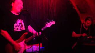 Superstolk live im Dreikönigskeller: LoFi Diskothek