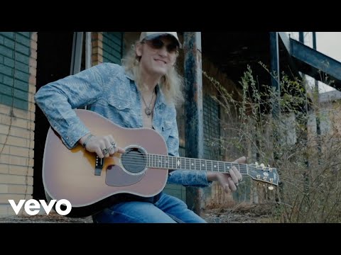 Lil' Skinny - Nashville to Nashville (Acoustic) (Lyric Video)