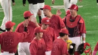 広島カープ、９カードぶり勝ち越しの瞬間&勝利のハイタッチで新井監督が坂倉を祝福！広島カープvs読売ジャイアンツ 2026年4月30日