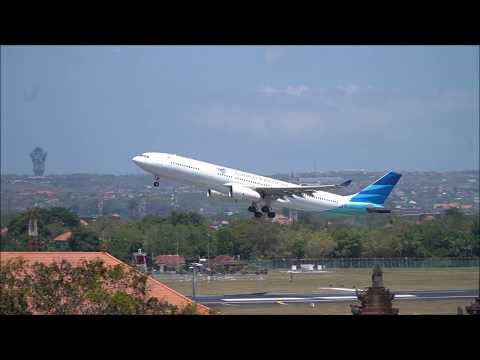 Decole Airbus VS Boeing no Aeroporto Internacional Ngurah Rai Bali Indonésia 2019