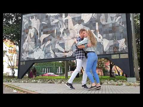 Zoltan & Rebecca soft Kizomba Fusion Improvisation @ Parque Gernika (Bogotá, Colombia)