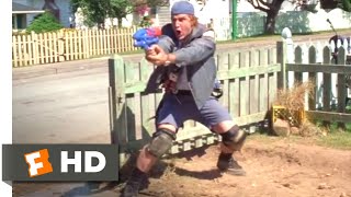 See Spot Run (2001) - Dog Town Scene (1/8)  Moviec