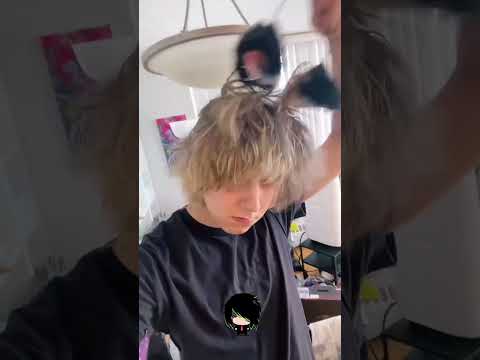 Canadian #queer #catboy #emo #twink #hockey via rawr_catboy tiktok