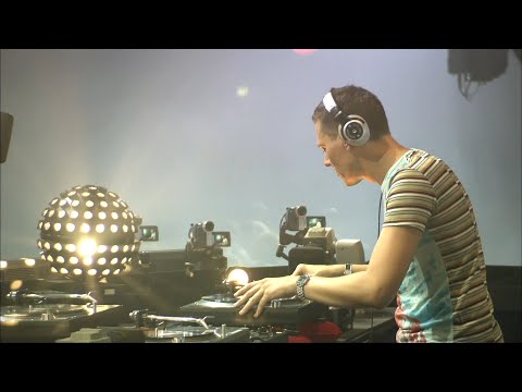 DJ Tiesto - Suburban Train (Original Mix), BDRip 1080p, (Tiesto live In Concert, 2003)