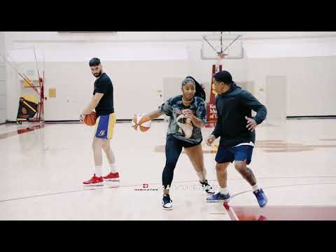 LA Sparks Te'a Cooper Contact & Finish