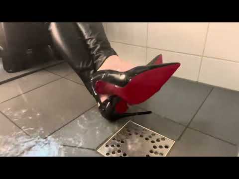 Wetlook wearing leather leggings and Christian Louboutin So Kate 120mm heels 👠🚿