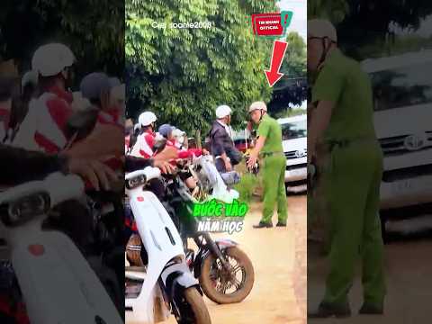 Các chú công an để ý mấy bạn xe điện độ 1 tí: 😆 #shorts