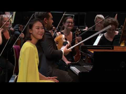 Mozart's Piano Concerto No 15 in B flat, K450  - Yeol Eum Son
