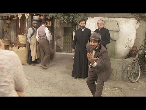 La gran adaptación de Onésimo del 'Padre Nuestro' con baile incluido