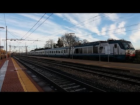 HD - E.402A 020 in testa all' IC 584/585 Trieste C.LE - Roma T. in arrivo a Terme Euganee A.M.