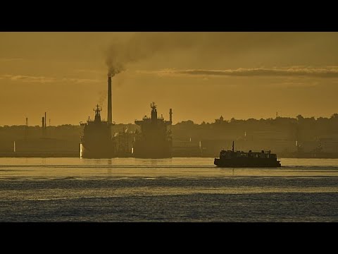 Video Thumbnail: Russischer Tanker liefert Öl nach Kuba - Trump sagt: "kein Problem"