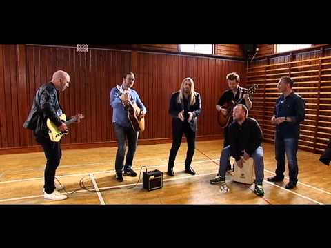 Somebody to love - Eythor Ingi and his crew having fun