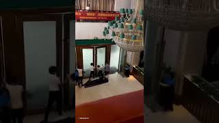 Download lagu Staff cling onto doors as super Typhoon hits hotel mp3 Download lagu Staff cling onto doors as super Typhoon hits hotel mp3