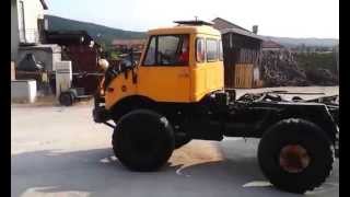 preview picture of video 'Unimog 406 - Roberto Parravano - Broccostella (FR)'