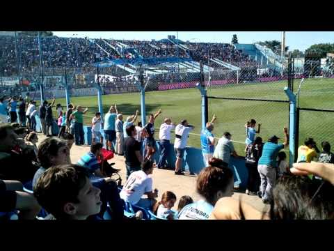 "Hinchada de TEMPERLEY, yo soy así q voy hacer yo soy borracho de TEMPERLEY..." Barra: Los Inmortales &bull; Club: Temperley