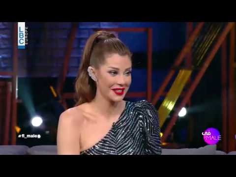في Male - الفنان محمد اسكندر يتحدى كارلا بنشر الخشب في "في Male"